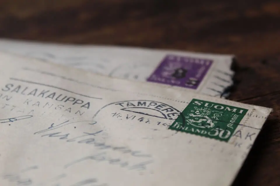 how to cheer someone up with snail mail