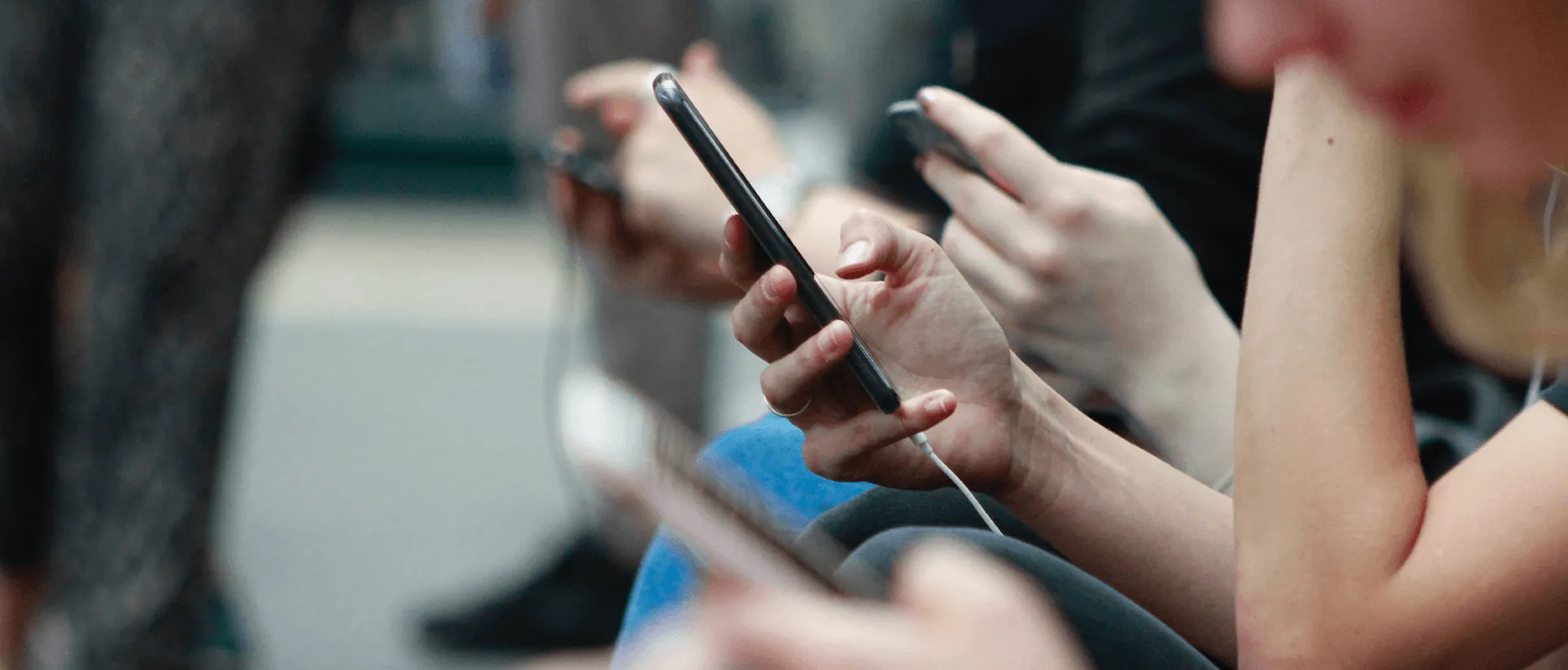 How to Take a Social Media Detox and Improve Your Mental Health