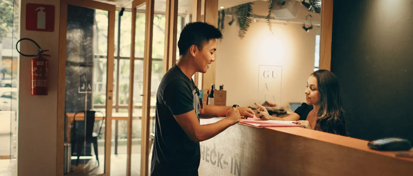 How to Start A Conversation: 7 Ways to Talk to Strangers