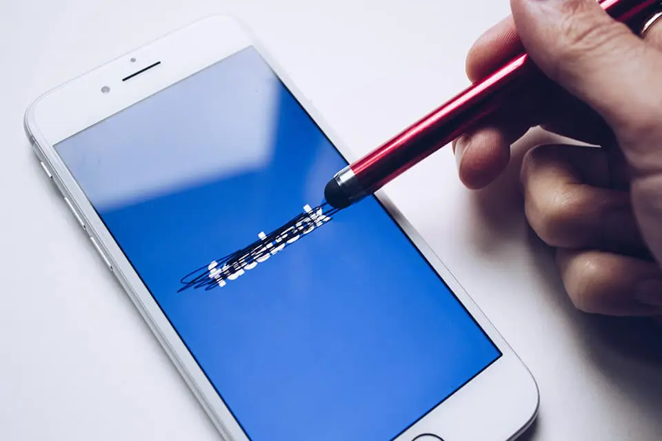 Delete Facebook during your social media detox